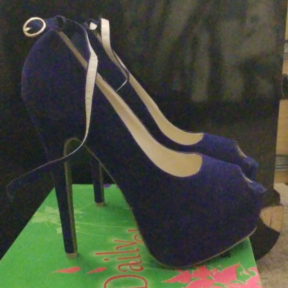 Platforms - Picture 2 of 3